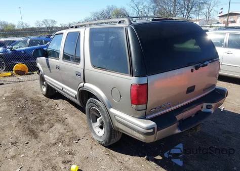 1999 Chevrolet Blazer Ls z USA, uszkodzony, nr VIN 1GNCS13W2X2100667